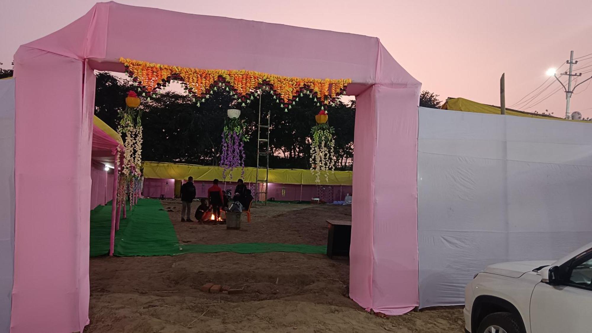 Mahakumbh Luxury Cottage Allāhābād Junction Eksteriør bilde